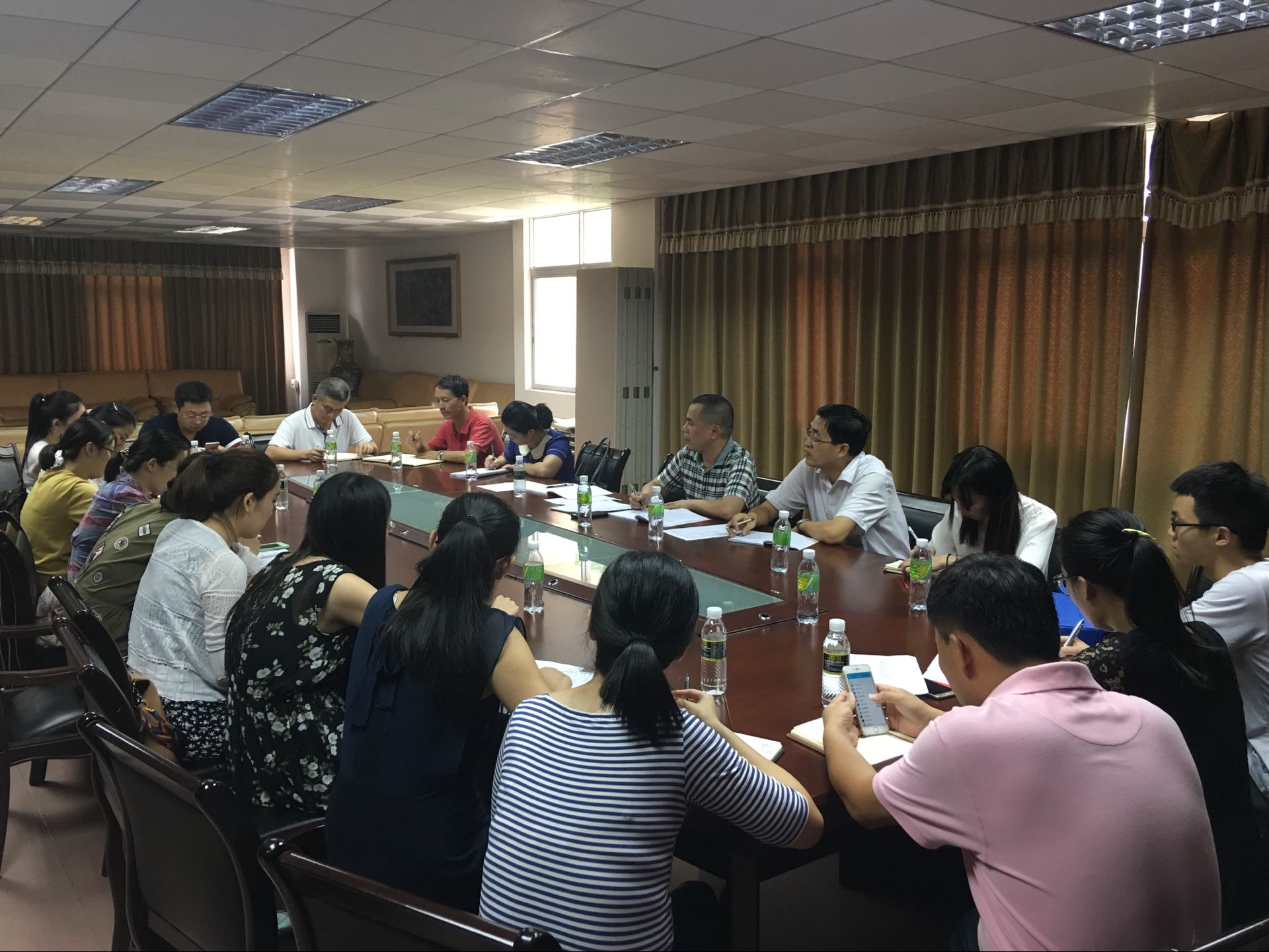 我院召开微时代背景下研究生党建工作新途径专题研讨会