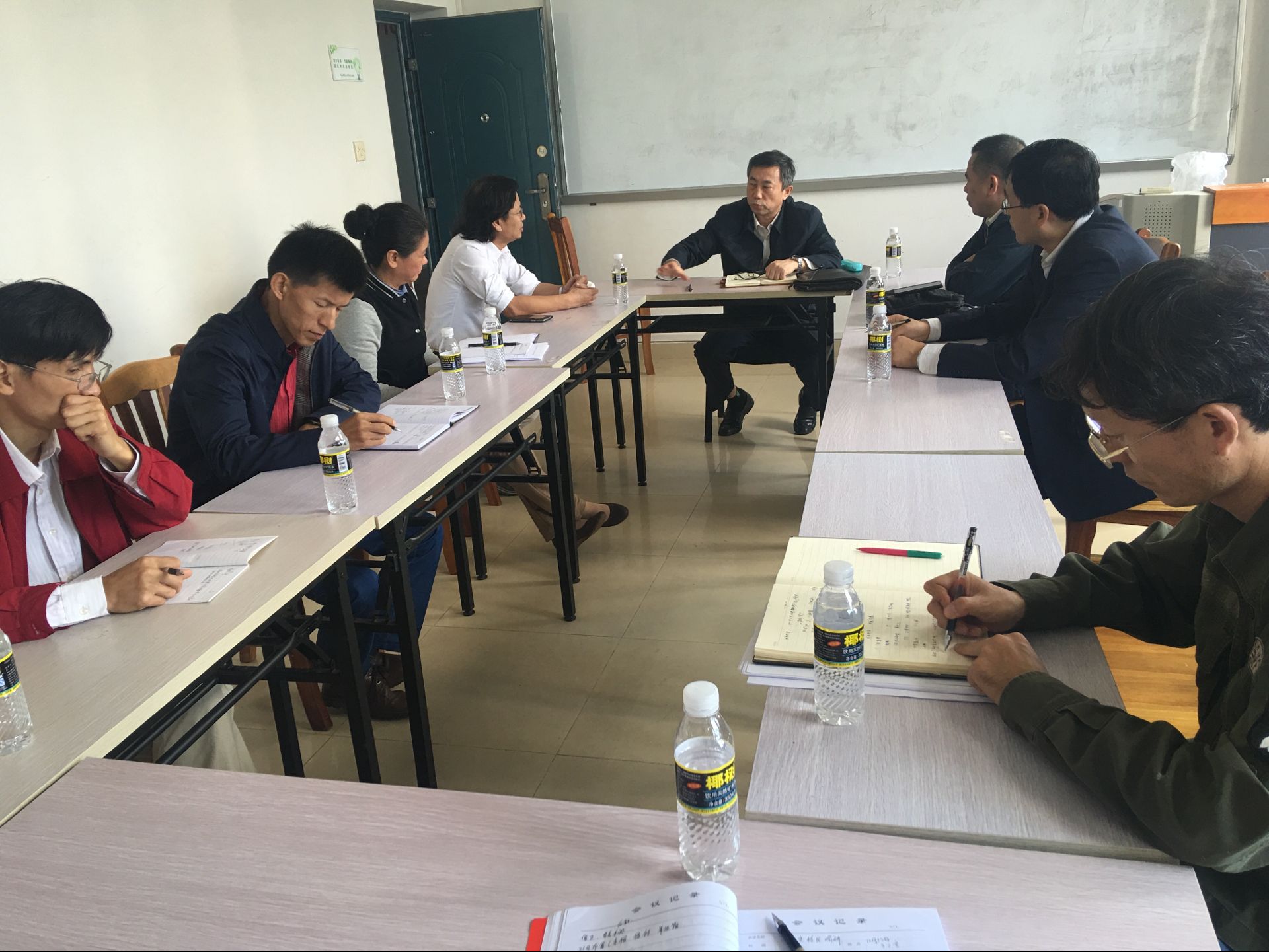 史海涛副校长到研究生学院调研