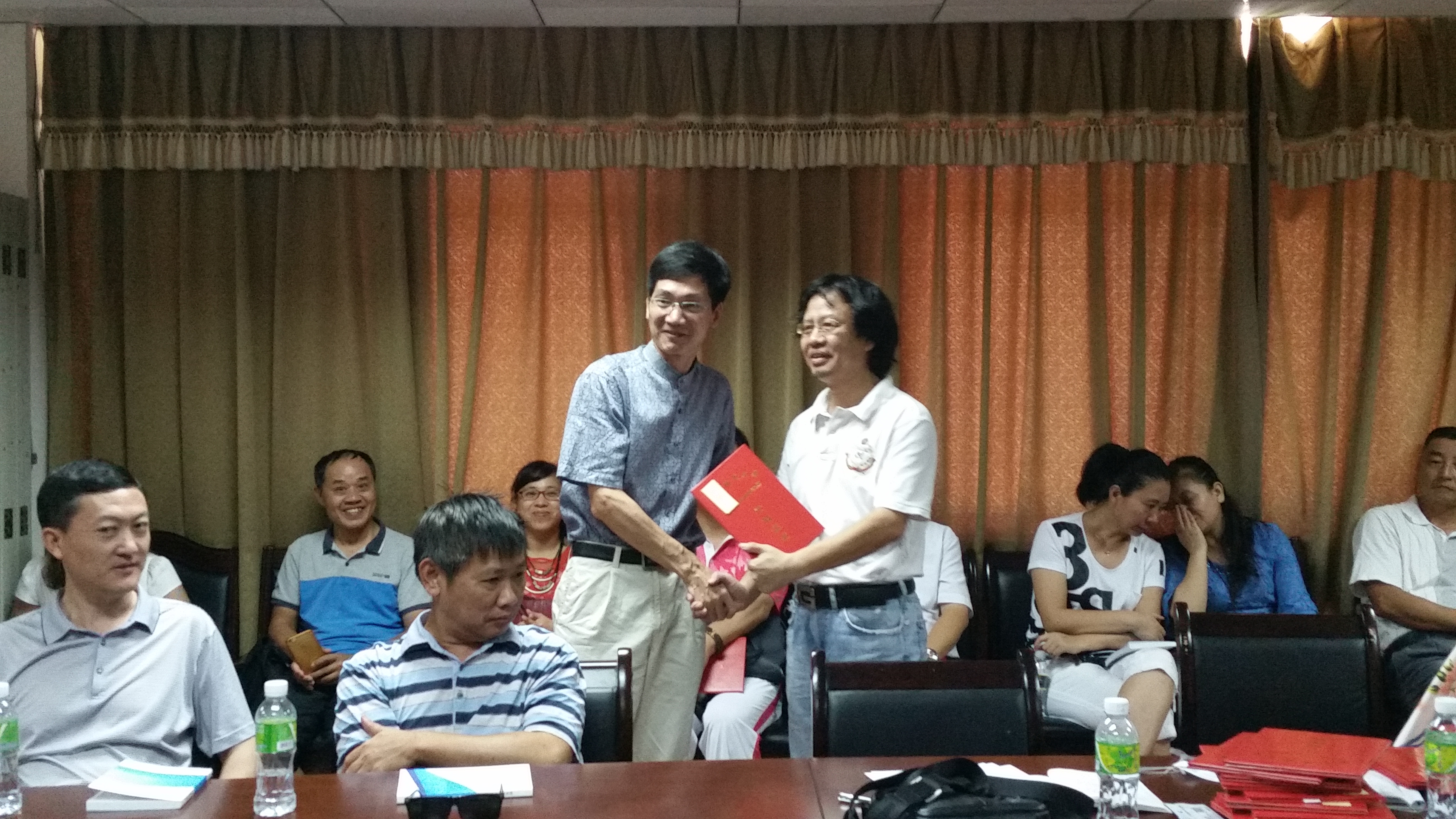 研究生学院召开新增教育硕士导师座谈会暨校外指导教师资格证书颁发仪式